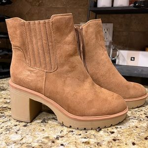 Fall memory foam universal threads boots new without tags
